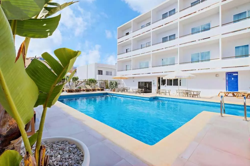 ✈ IBIZA | Santa Eulalia del Rio - azuLine Hotel Mediterraneo 2*, 3 nachten - Primary Image