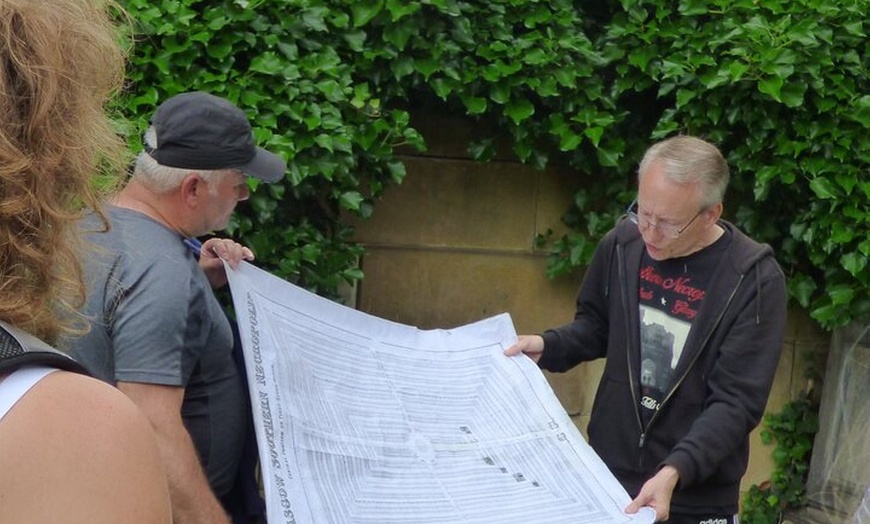 Image 2: Southern Necropolis Tour with the Happy Reaper