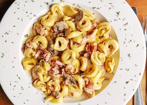 5% Cash Back at Prosciutto's Pizzeria & Pub