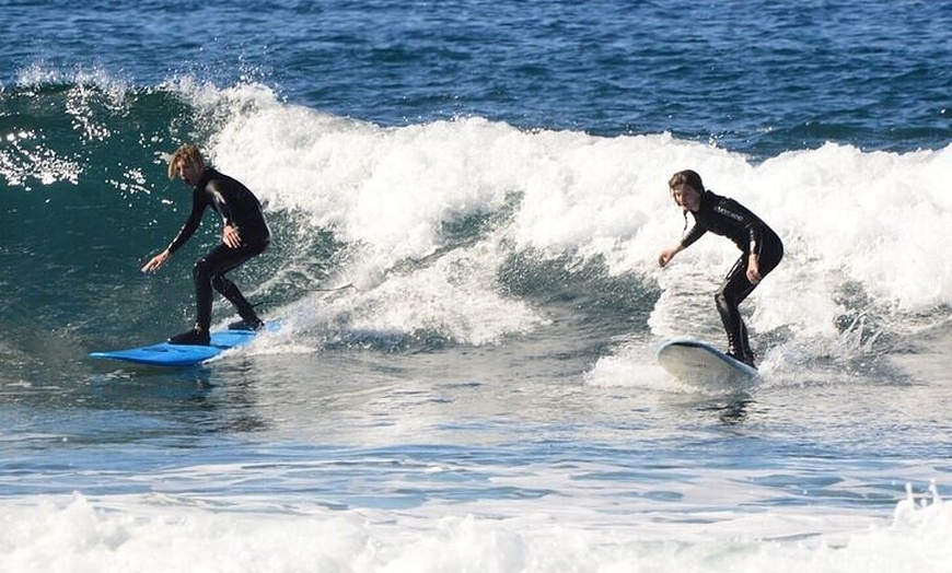 Image 13: Clase de Surf Grupal en Playa de Las Américas con Fotografías