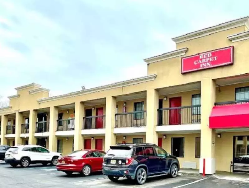 Parking at Red Carpet Inn - Philadelphia Airport Lot PHL - Second Medium