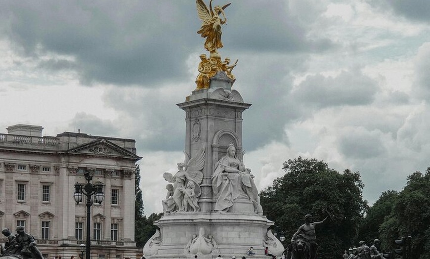 Image 6: London Top 30 Sights Tour including Changing Of The Guard