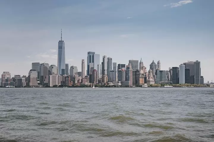 Statue of Liberty and Ellis Island Guided Tour with Ferry