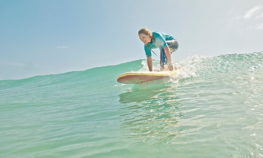 Image 7: Aprende a surfear en las interminables playas del sur de Fuerteventura