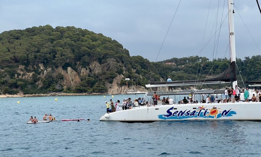 Image 14: Puesta de Sol desde LLoret de Mar con Dj y bebidas