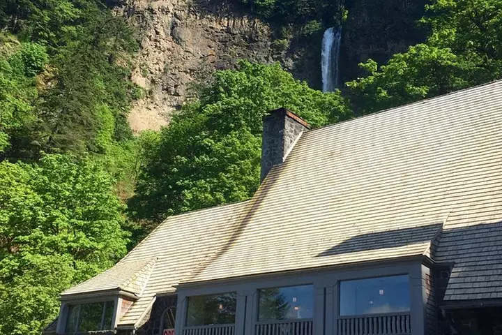 The Hood-Columbia Loop: Timberline, Orchards, and Waterfalls