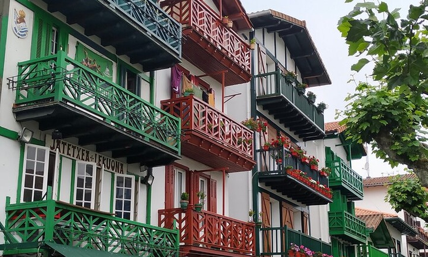Image 3: Visite en soirée à Hondarribia: Charme Basque & Pintxos de Biarritz