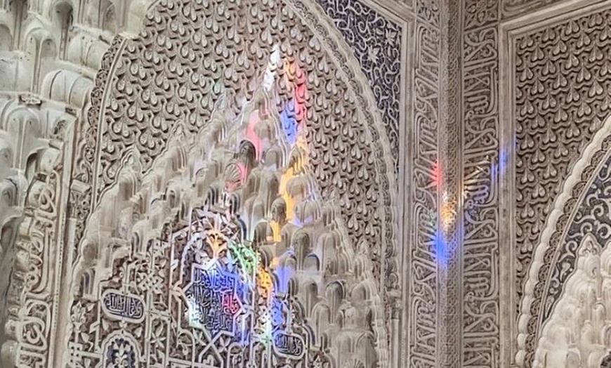 Image 32: Entradas de La Alhambra con Palacios Nazaríes +Tren Turístico