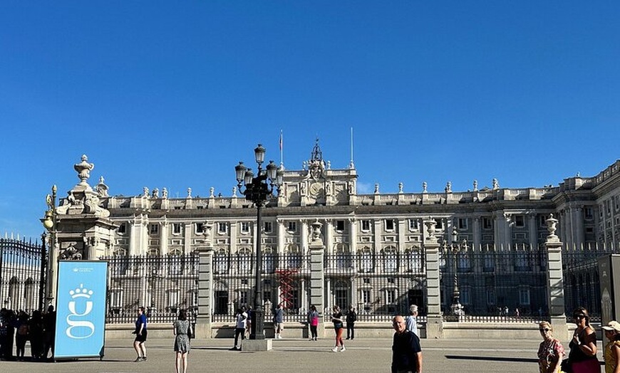 Image 28: Visita guiada a pie exclusiva guiada por la Ciudad Vieja de Madrid