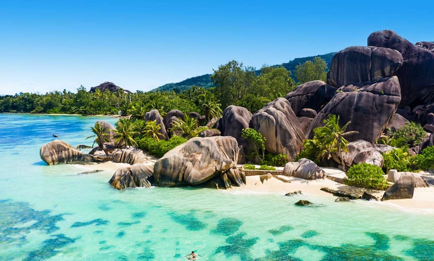 Image 1: ✈ SEYCHELLES | La Digue - Le Relax Beach House 3* - Bord de mer
