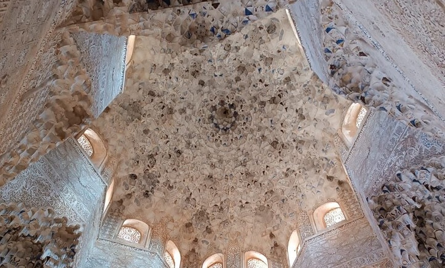 Image 11: Tour Alhambra al Completo con Guía Oficial