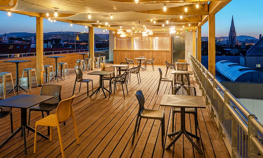 Image 1: ✈ HONGARIJE | Boedapest - Dean's Home Budapest 3*, 2 nachten - Stad...