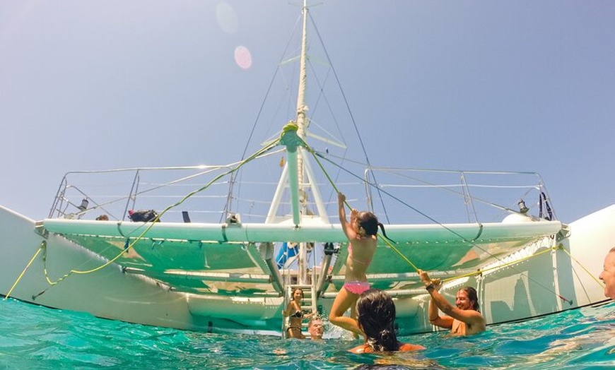 Image 8: Excursión desde Ibiza a Playa de Illetas en Catamarán con Comida