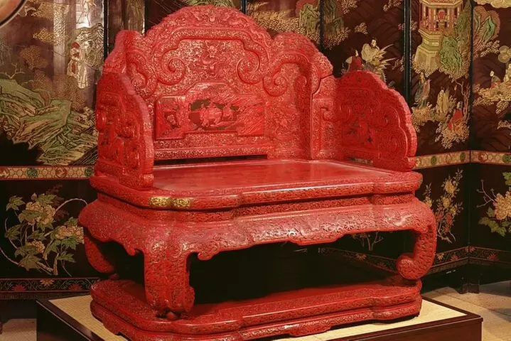 Private Guided Tour of The Victoria and Albert Museum - 3 Hour