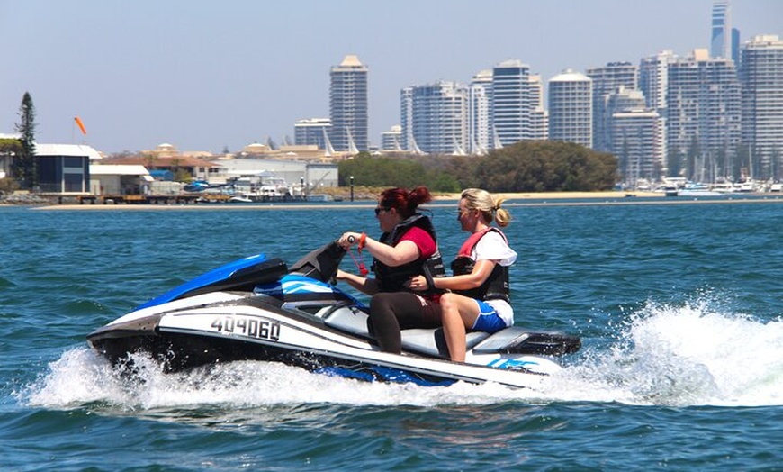 Image 4: 2.5hrs Jetski Tour with island stopover / Self Drive / Surfers Para...