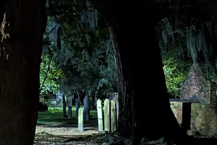 Interactive Paranormal Ghost Walking Tour in Savannah Georgia