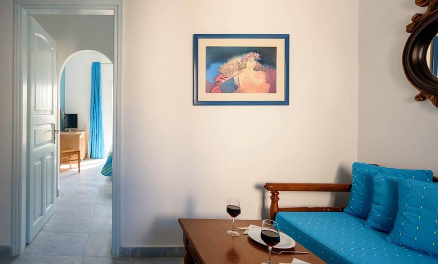 Image 7: ✈ SANTORINI | Kamari - Alesahne Beach Hotel 3* - In riva al mare