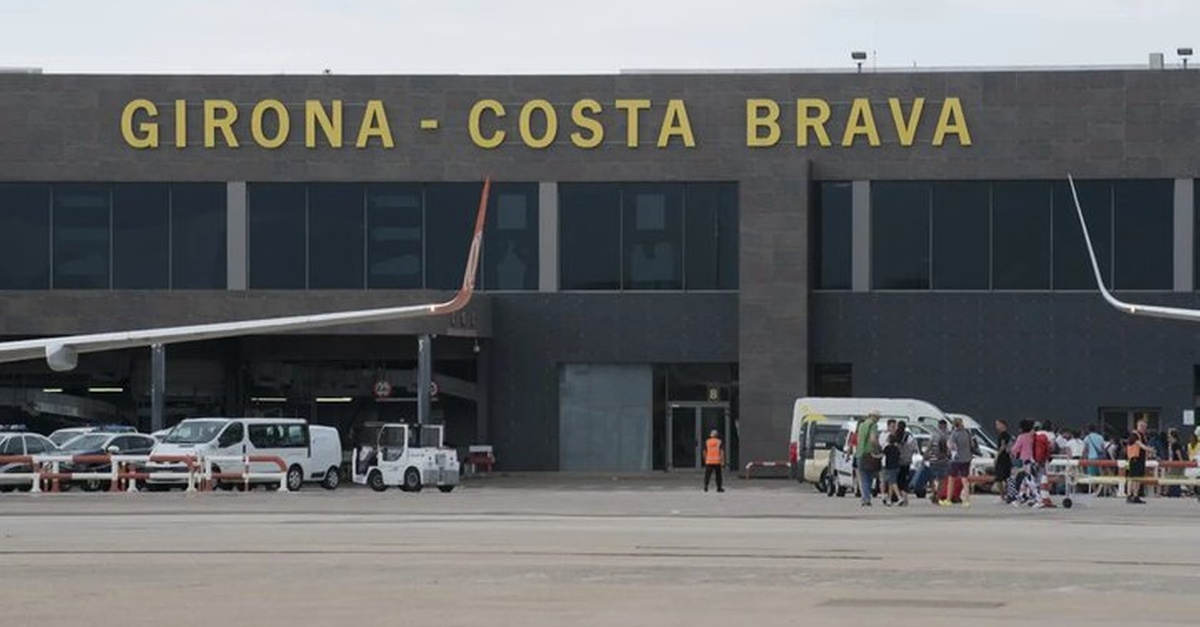 Servicio de traslado privado del aeropuerto de Girona a Barcelona
