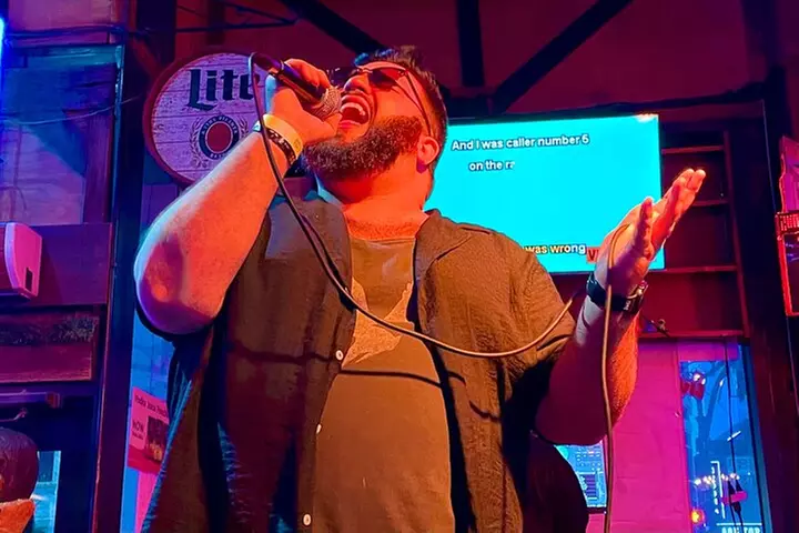 Guided Pub Crawl Walking Tour of Downtown Nashville