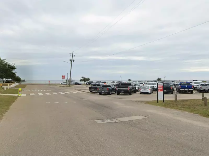 Parking at St. Stanislaus Big Lot - P5803