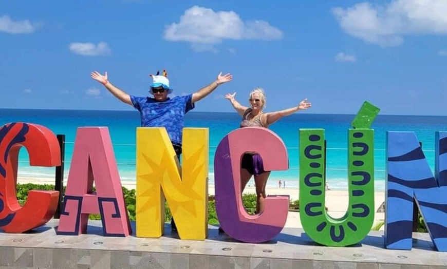 Image 3: Cancun City Sightseeing and Shopping Tour on a Double Decker bus