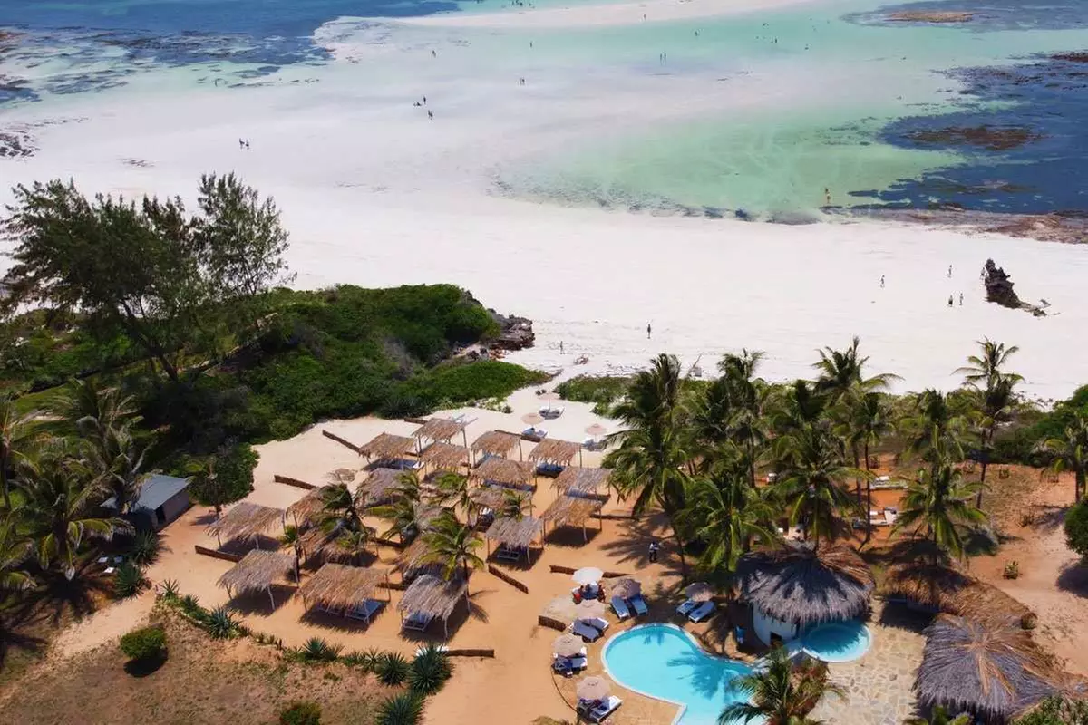 ✈ KENYA | Mombasa - Riserve naturali in safari e spiagge in Kenya 3...