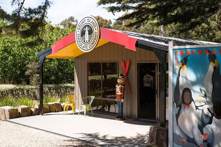 Bruny Island Food, Sightseeing, Guided Lighthouse Tour & Lunch