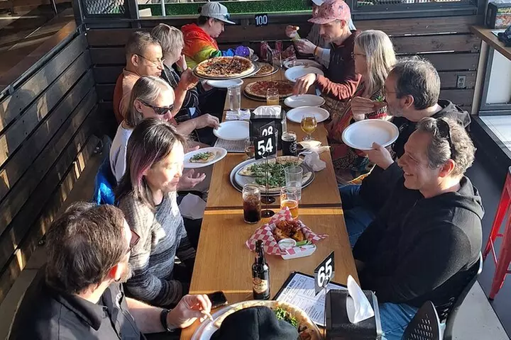 Henry Art Tours-Come See the Fun Side of Seattle Art/Pubs/History