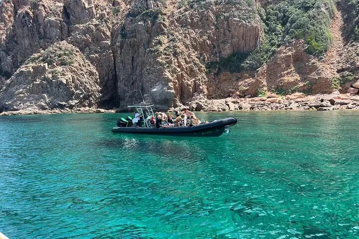 Excursion en Petit Comité dans la Réserve de Scandola