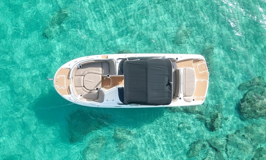 Image 1: Relájate en Barco con Paddle Surf y Snorkel en San Antonio