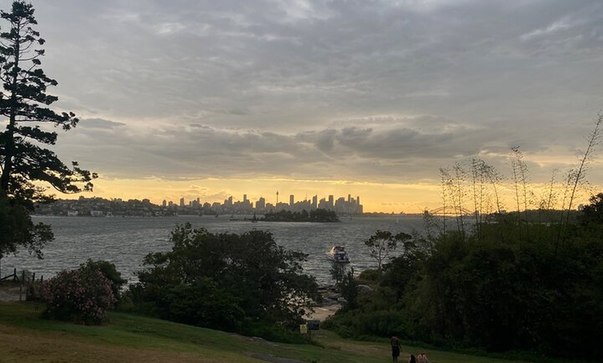 Image 9: Sydney: Golden Hour City Escape with Sunset, Picnic and Photos