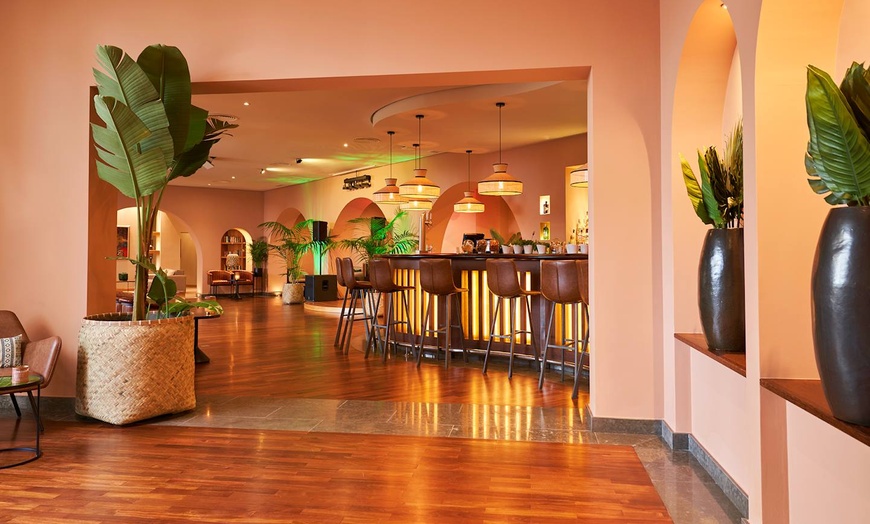 Image 7: ✈ MADEIRA | Funchal - Hotel Porto Mare 4*, 3 Nächte - Außenpool