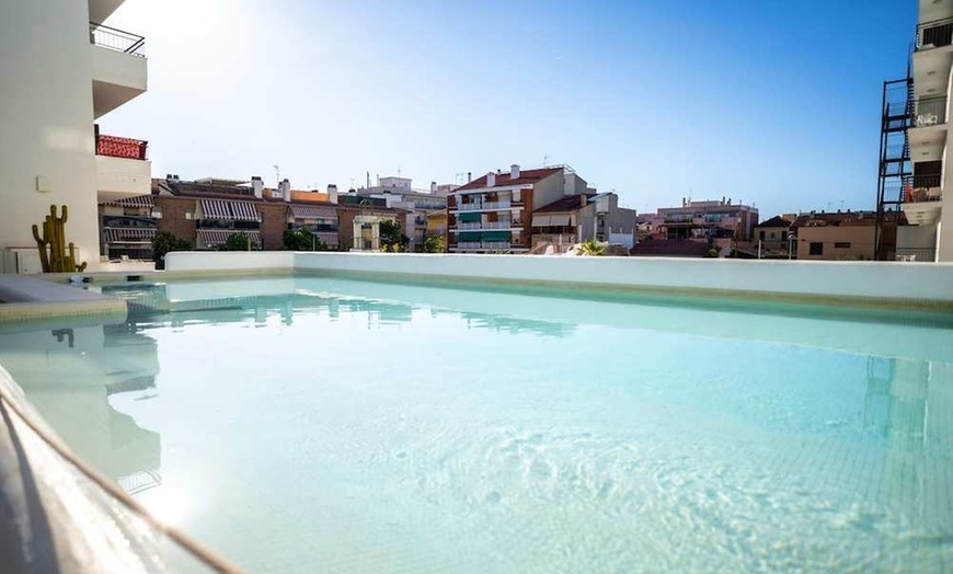 Image 36: ✈ COSTA BARCELONA | Pineda de Mar - Hotel Pineda Splash 4* - Baseny