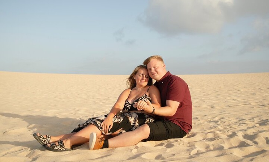 Image 4: Sesión de fotos privadas de Las Dunas al atardecer