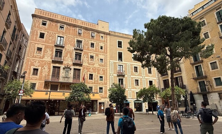 Image 4: Barrios históricos de Barcelona El Raval, Gótico y Born
