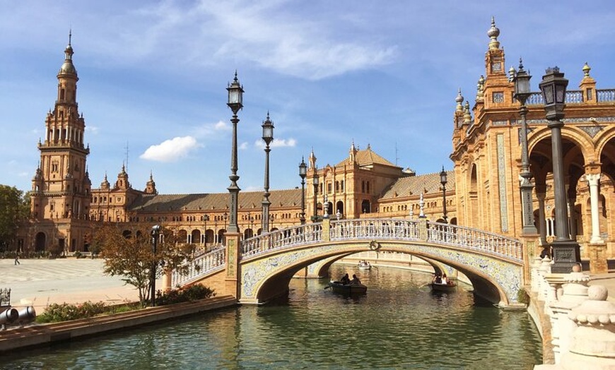 Image 3: Parque María Luisa de Sevilla y Plaza de España Yoga y Brunch