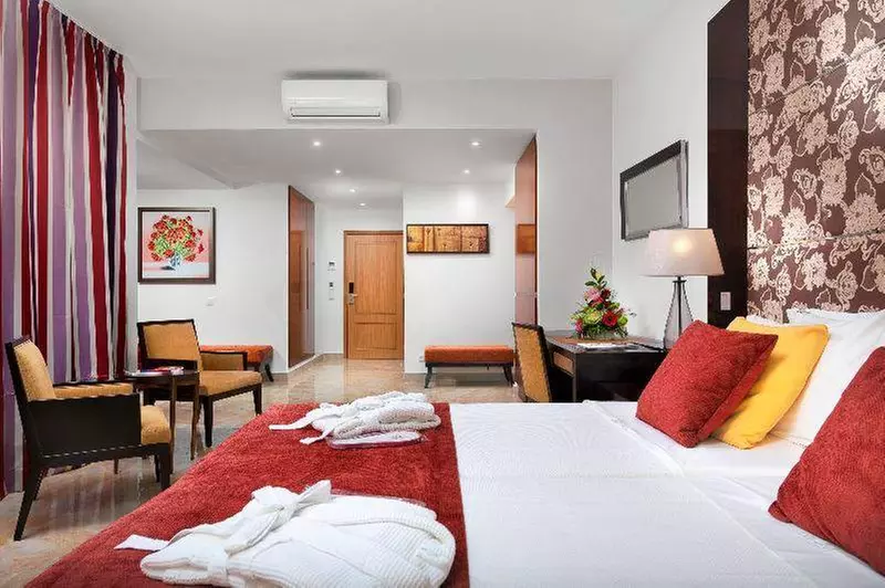 ✈ ALGARVE | Albufeira - Muthu Forte da Oura Apartment Hotel 5*, 2 n...