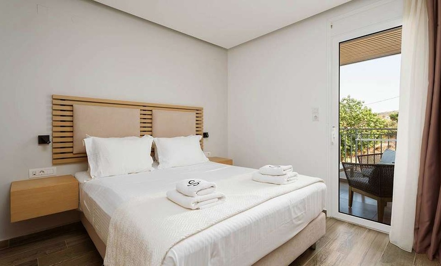 Image 4: ✈ CRÈTE | Agia Pelagia - Seascape Luxury Residences 4* - Piscine ex...