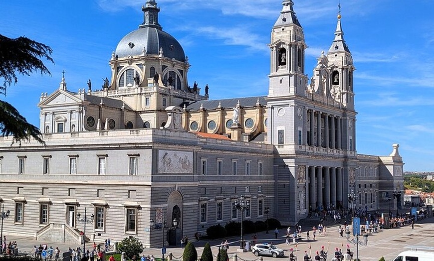 Image 43: Visita guiada a pie exclusiva guiada por la Ciudad Vieja de Madrid