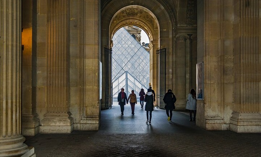 Image 7: Billet coupe-file pour le musée du Louvre avec visite guidée