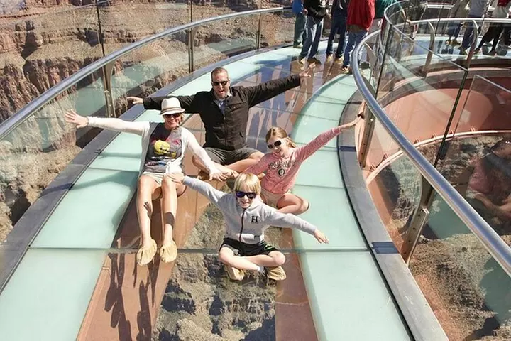 Grand Canyon Skywalk & Seven Magic Mountains Tour