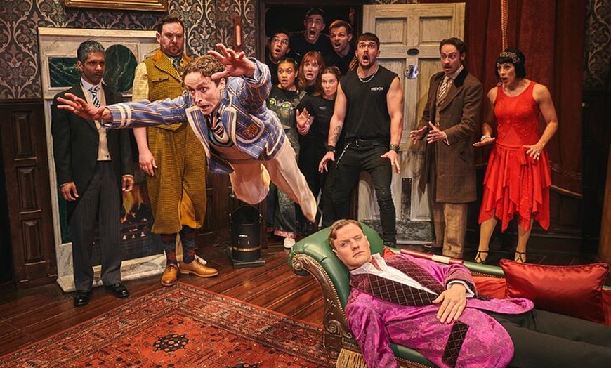 Image 7: The Play That Goes Wrong in London Theatre