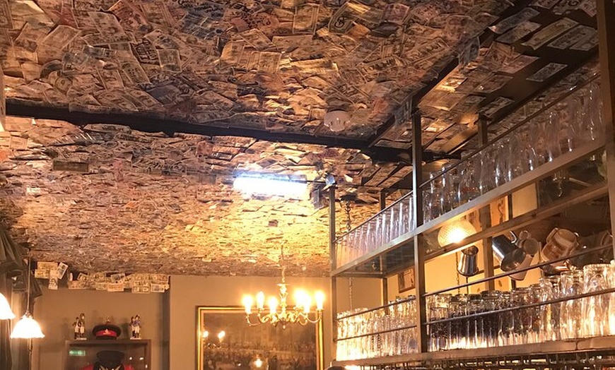 Image 3: Private London Pub Tour in Iconic London Taxi