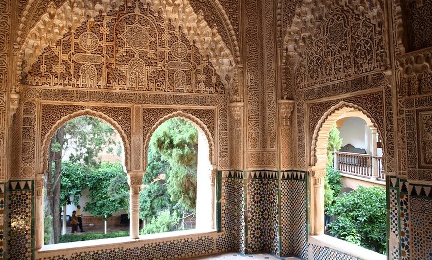 Image 12: Tour Alhambra al Completo con Guía Oficial