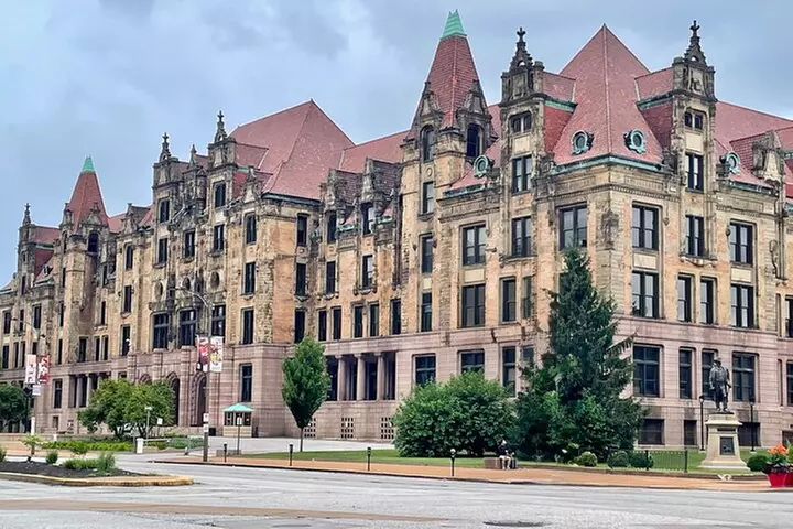 Landmarks Downtown-West Walking Tour