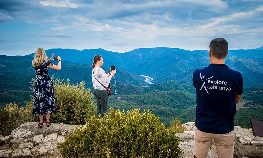 Image 6: Excursión privada de un día a tres pueblos medievales desde Barcelona