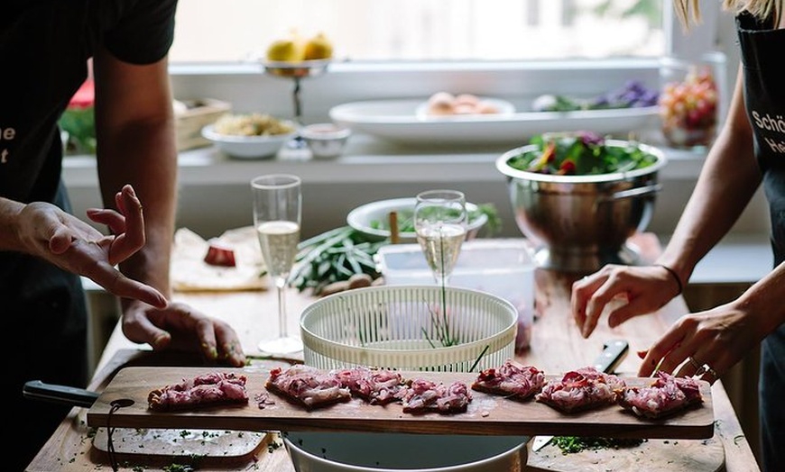 Image 2: Essen wie ein Berliner : Marktführung, Kochkurs und Mittagessen