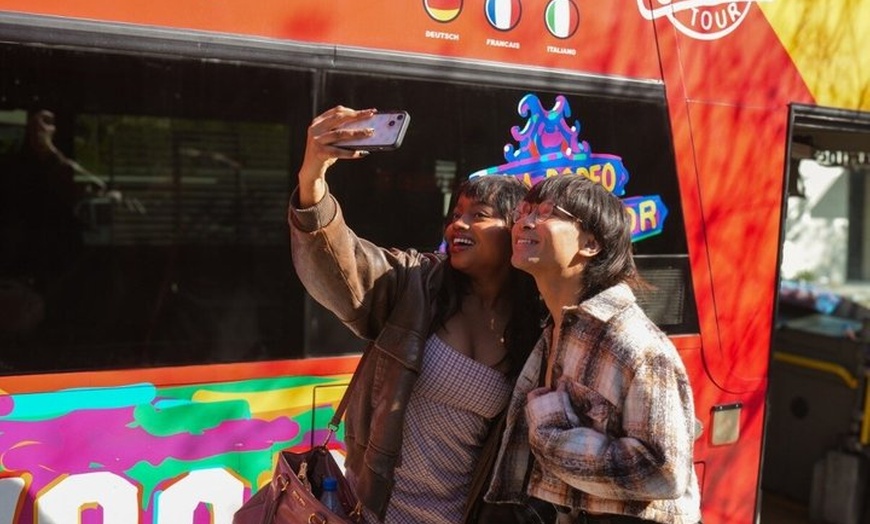 Image 25: Celebrity Homes Tour & Hop-on Hop-off Bus Package