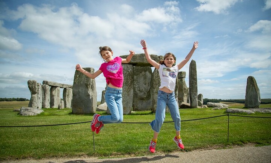 Image 15: Windsor, Stonehenge and Bath Day Trip from London Spanish