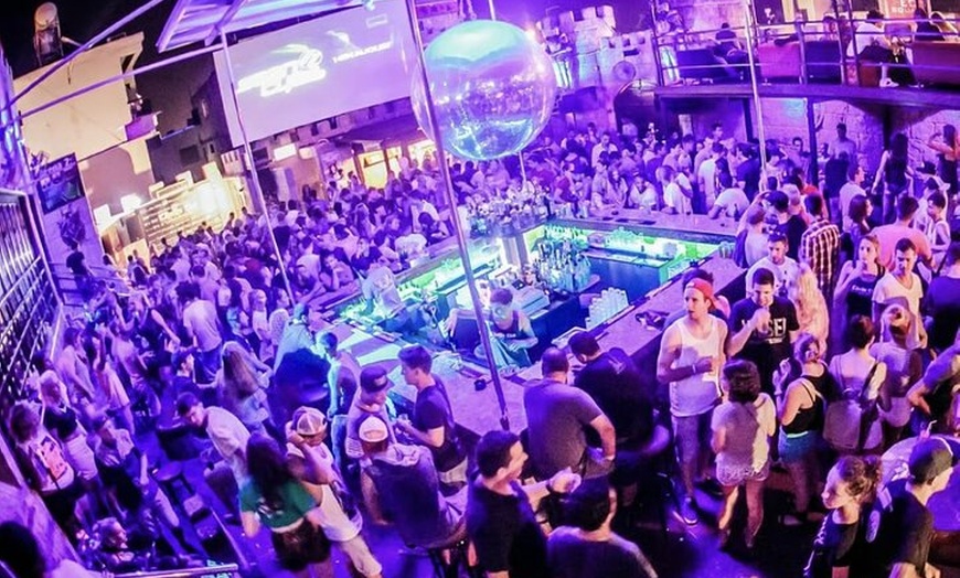 Image 2: Magaluf 3 x discoteca y piscina Party Pass